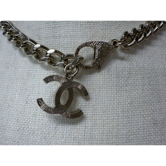 Chanel Gold-Tone Crystal Embellished Chain Necklace With CC Logo Pendant - Picture 7 of 11
